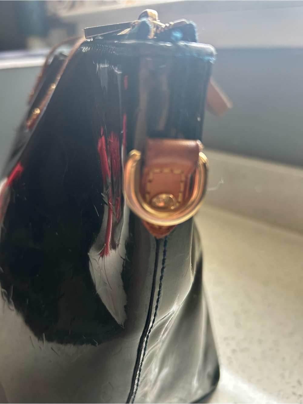 Louis Vuitton Bellevue patent leather vernis tote bag in black - Picture 2 of 8